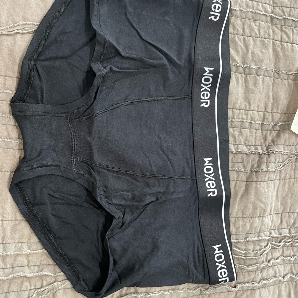 Woxer boy short. Size M. Black.